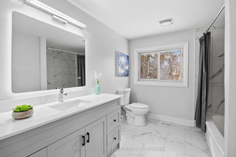 Photo 19 at 532 Park Road N, McLaughlin, Oshawa