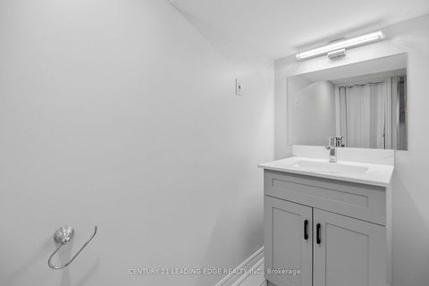 Photo 23 at 532 Park Road N, McLaughlin, Oshawa