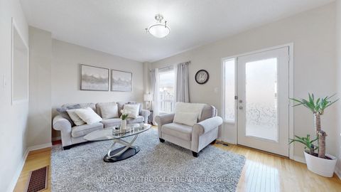 Photo 3 at 220 Deepsprings Crescent, Vellore Village, Vaughan