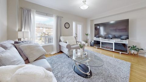 Photo 7 at 220 Deepsprings Crescent, Vellore Village, Vaughan