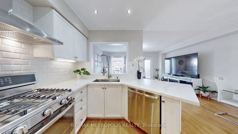 Photo 10 at 220 Deepsprings Crescent, Vellore Village, Vaughan