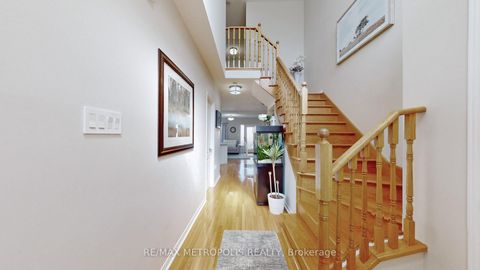 Photo 18 at 220 Deepsprings Crescent, Vellore Village, Vaughan