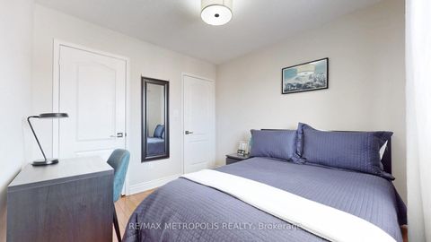 Photo 31 at 220 Deepsprings Crescent, Vellore Village, Vaughan