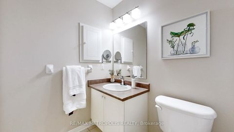 Photo 32 at 220 Deepsprings Crescent, Vellore Village, Vaughan