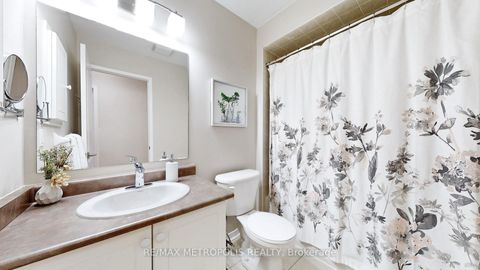 Photo 33 at 220 Deepsprings Crescent, Vellore Village, Vaughan