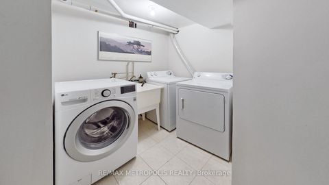 Photo 42 at 220 Deepsprings Crescent, Vellore Village, Vaughan