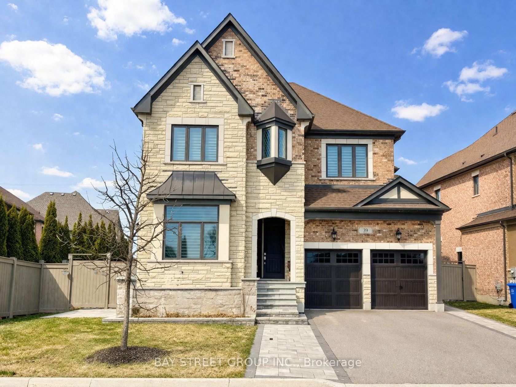 39 Cairns Gate, King City, King by Loree Meneguzzi Real Estate 39 Cairns Gate, King City, King