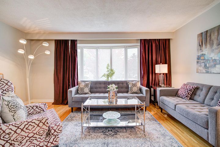 Photo 6 at 33 Groveland Crescent, Northgate, Brampton