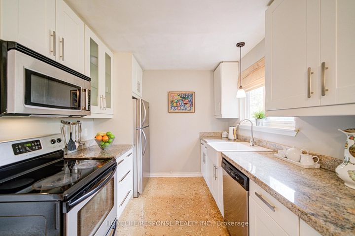 Photo 12 at 33 Groveland Crescent, Northgate, Brampton