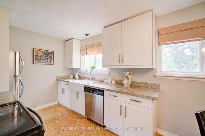 Photo 13 at 33 Groveland Crescent, Northgate, Brampton