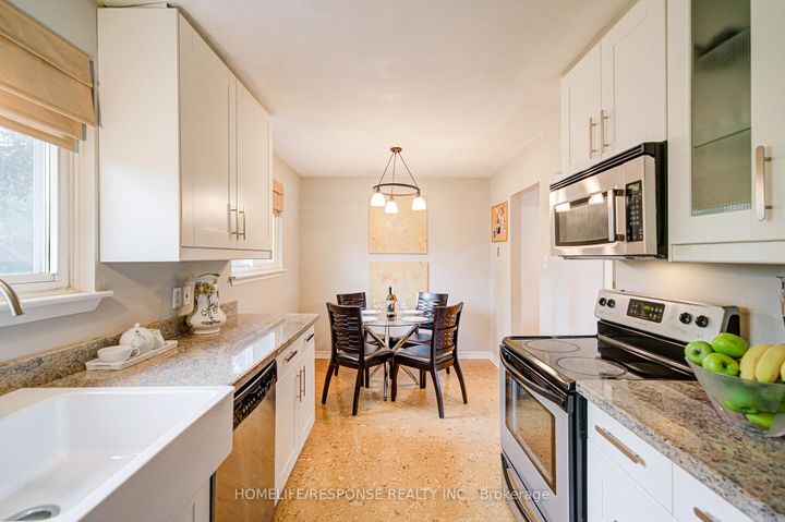 Photo 14 at 33 Groveland Crescent, Northgate, Brampton