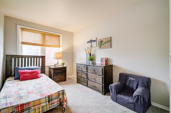 Photo 15 at 33 Groveland Crescent, Northgate, Brampton