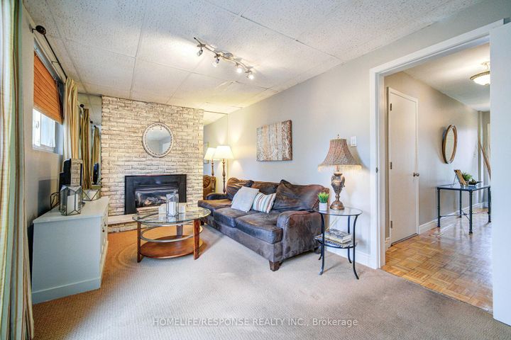 Photo 25 at 33 Groveland Crescent, Northgate, Brampton