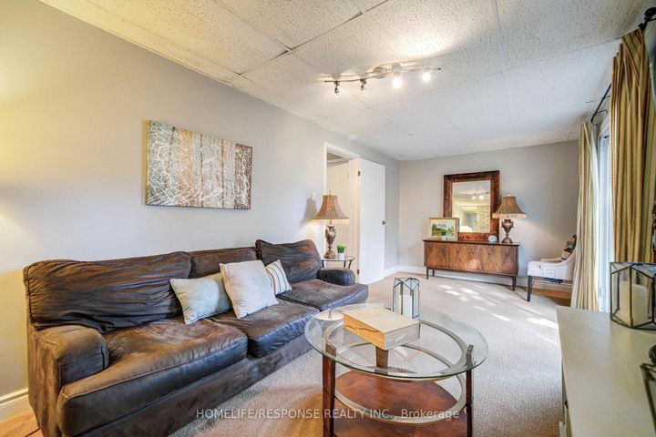 Photo 26 at 33 Groveland Crescent, Northgate, Brampton