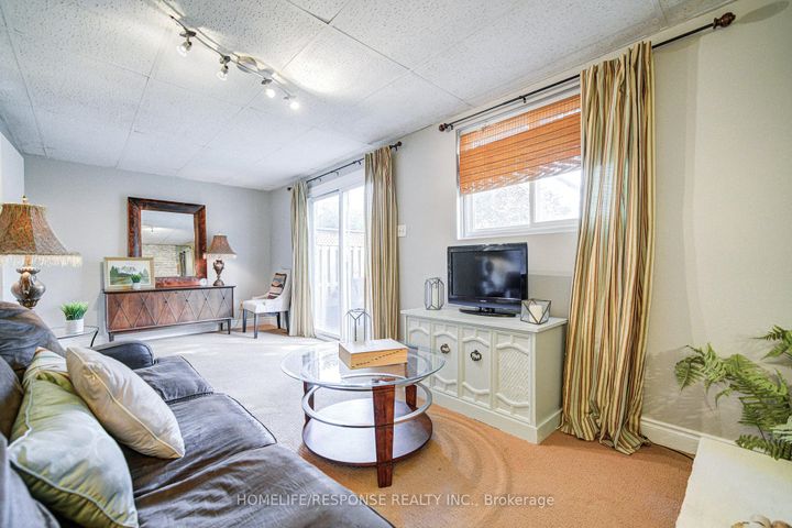 Photo 27 at 33 Groveland Crescent, Northgate, Brampton