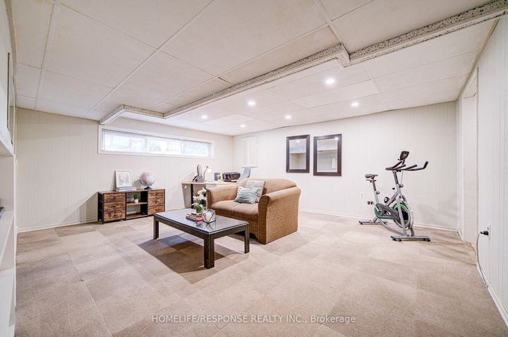 Photo 28 at 33 Groveland Crescent, Northgate, Brampton