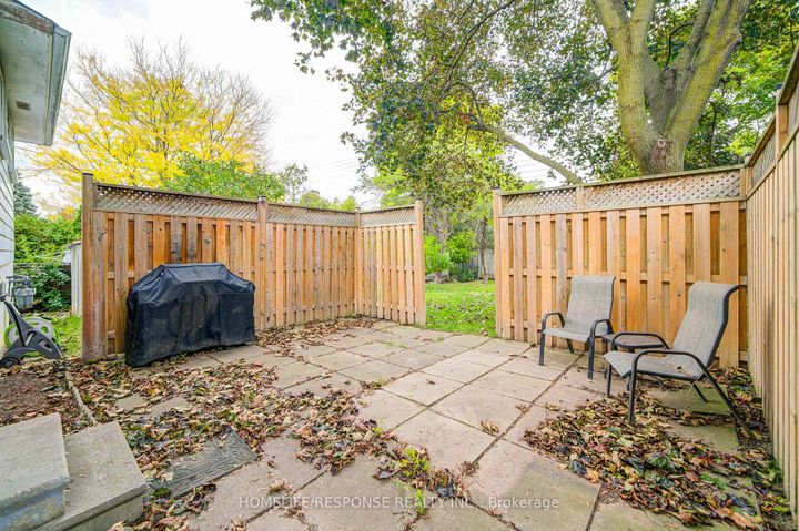 Photo 32 at 33 Groveland Crescent, Northgate, Brampton