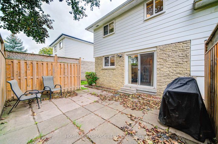 Photo 33 at 33 Groveland Crescent, Northgate, Brampton