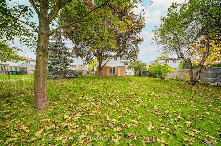 Photo 35 at 33 Groveland Crescent, Northgate, Brampton