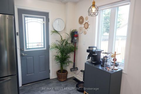 Photo 10 at 203 Court Street, Central, Oshawa