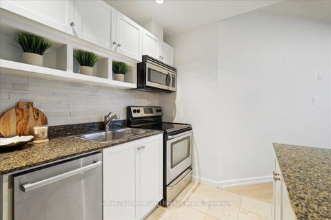 Photo 12 at 1804 - 218 Queens Quay W, Waterfront Communities C1, Toronto