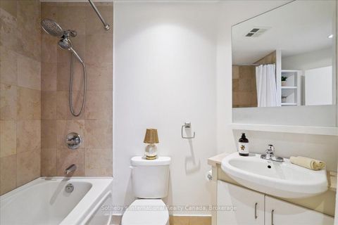 Photo 18 at 1804 - 218 Queens Quay W, Waterfront Communities C1, Toronto