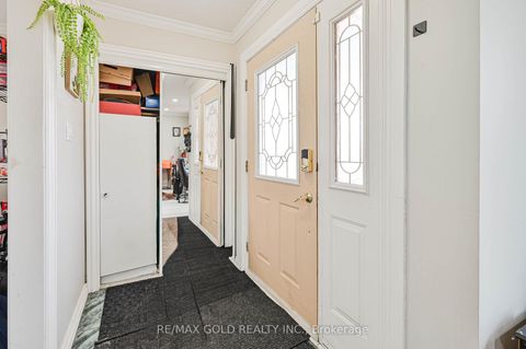 Photo 3 at 3200 Morning Star Drive, Malton, Mississauga