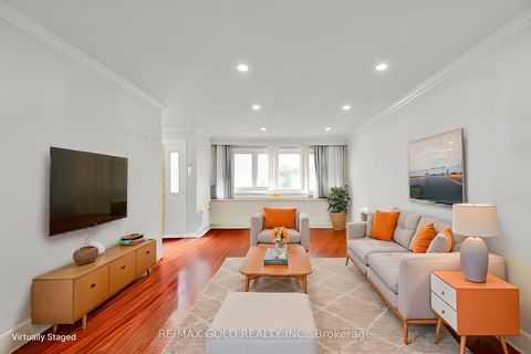 Photo 8 at 3200 Morning Star Drive, Malton, Mississauga