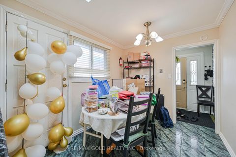 Photo 9 at 3200 Morning Star Drive, Malton, Mississauga