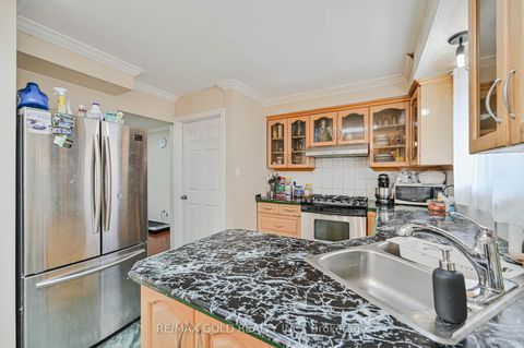 Photo 14 at 3200 Morning Star Drive, Malton, Mississauga