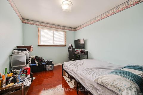 Photo 17 at 3200 Morning Star Drive, Malton, Mississauga