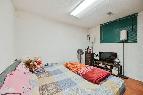 Photo 31 at 3200 Morning Star Drive, Malton, Mississauga