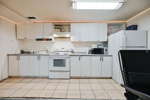 Photo 35 at 3200 Morning Star Drive, Malton, Mississauga