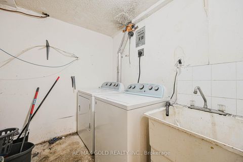 Photo 37 at 3200 Morning Star Drive, Malton, Mississauga