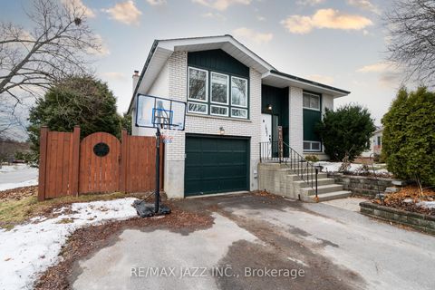 Photo 1 at 1007 Cardinal Court, Eastdale, Oshawa