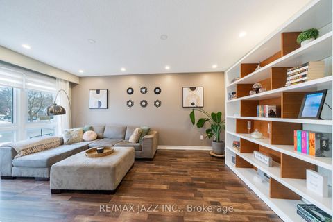 Photo 4 at 1007 Cardinal Court, Eastdale, Oshawa