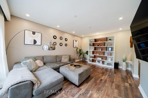 Photo 5 at 1007 Cardinal Court, Eastdale, Oshawa