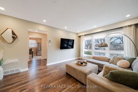 Photo 7 at 1007 Cardinal Court, Eastdale, Oshawa