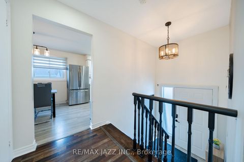 Photo 8 at 1007 Cardinal Court, Eastdale, Oshawa