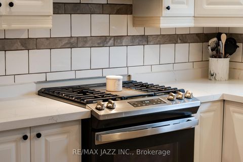 Photo 11 at 1007 Cardinal Court, Eastdale, Oshawa