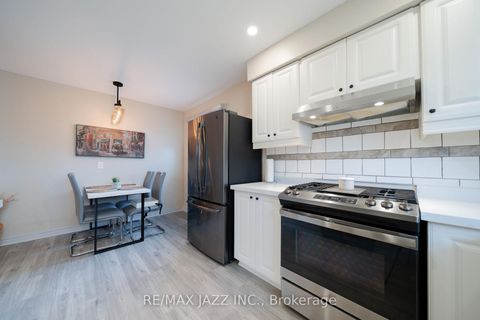 Photo 12 at 1007 Cardinal Court, Eastdale, Oshawa