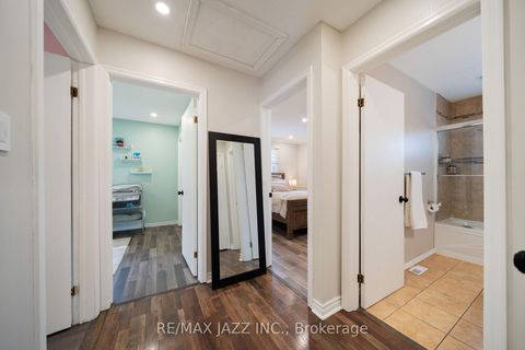 Photo 14 at 1007 Cardinal Court, Eastdale, Oshawa