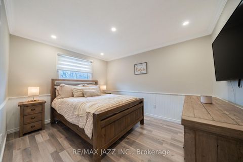 Photo 17 at 1007 Cardinal Court, Eastdale, Oshawa