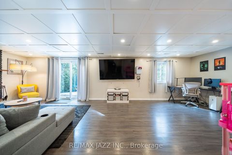 Photo 25 at 1007 Cardinal Court, Eastdale, Oshawa