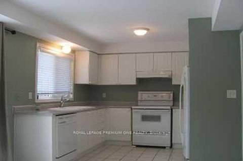 Photo 2 at 18 Madeira Avenue, Vellore Village, Vaughan