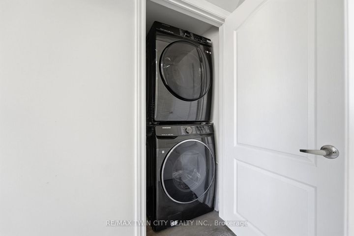 Photo 13 at 25 Seaborn Road, Madoc, Brampton