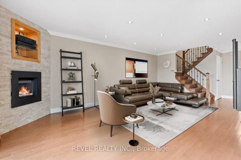 Photo 1 at 35 Bigham Crescent, West Deane, Toronto