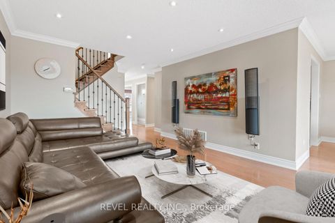 Photo 2 at 35 Bigham Crescent, West Deane, Toronto