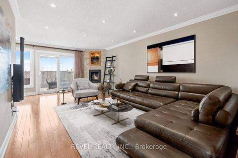 Photo 3 at 35 Bigham Crescent, West Deane, Toronto