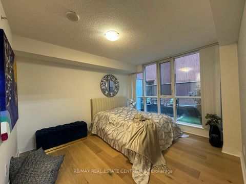 Photo 12 at 217 - 295 Adelaide Street W, Waterfront Communities C1, Toronto